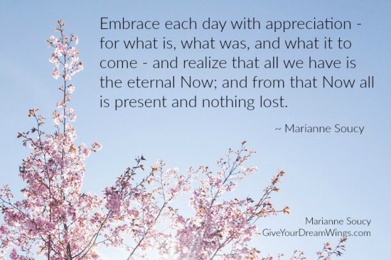 The eternal now - dealing with loss - oracle card reading - Marianne Soucy Give Your Dream Wings